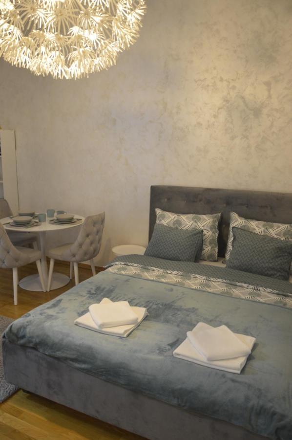 Teodora Lux Apartman Free Privat Parking Apartment Novi Sad Bagian luar foto