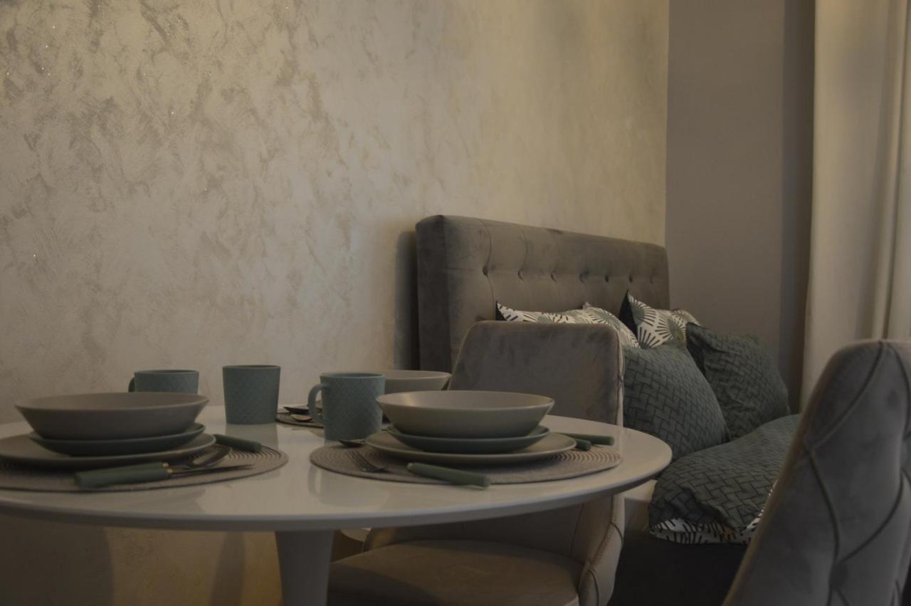 Teodora Lux Apartman Free Privat Parking Apartment Novi Sad Bagian luar foto