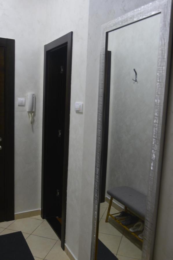 Teodora Lux Apartman Free Privat Parking Apartment Novi Sad Bagian luar foto