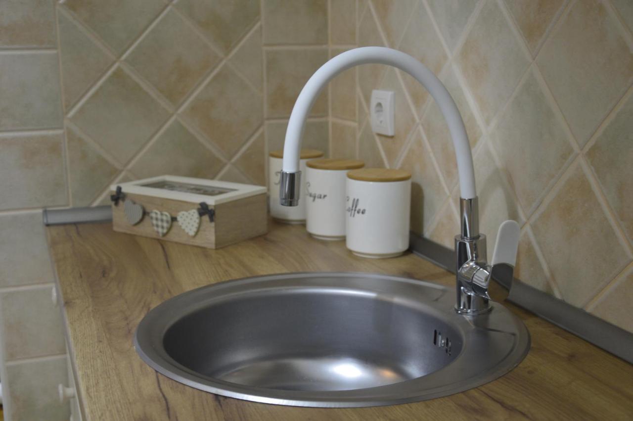 Teodora Lux Apartman Free Privat Parking Apartment Novi Sad Bagian luar foto